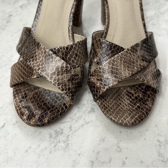 Rialto Snake Print Faux Leather Heels/Sandals Sz 6.5 Brown Beige Ankle Strap - Picture 2 of 9